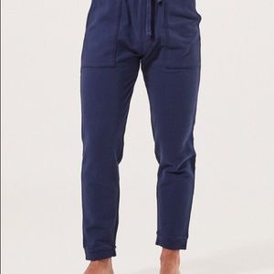 Navy blue NWT Size M Essential Vintage Sweatpants
Made with Organic Cotton